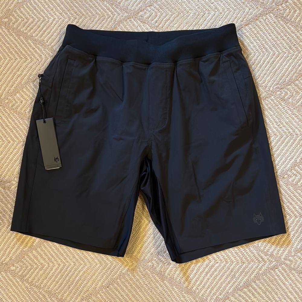 Greyson Men’s Charcoal Performance Shorts NWT Size L